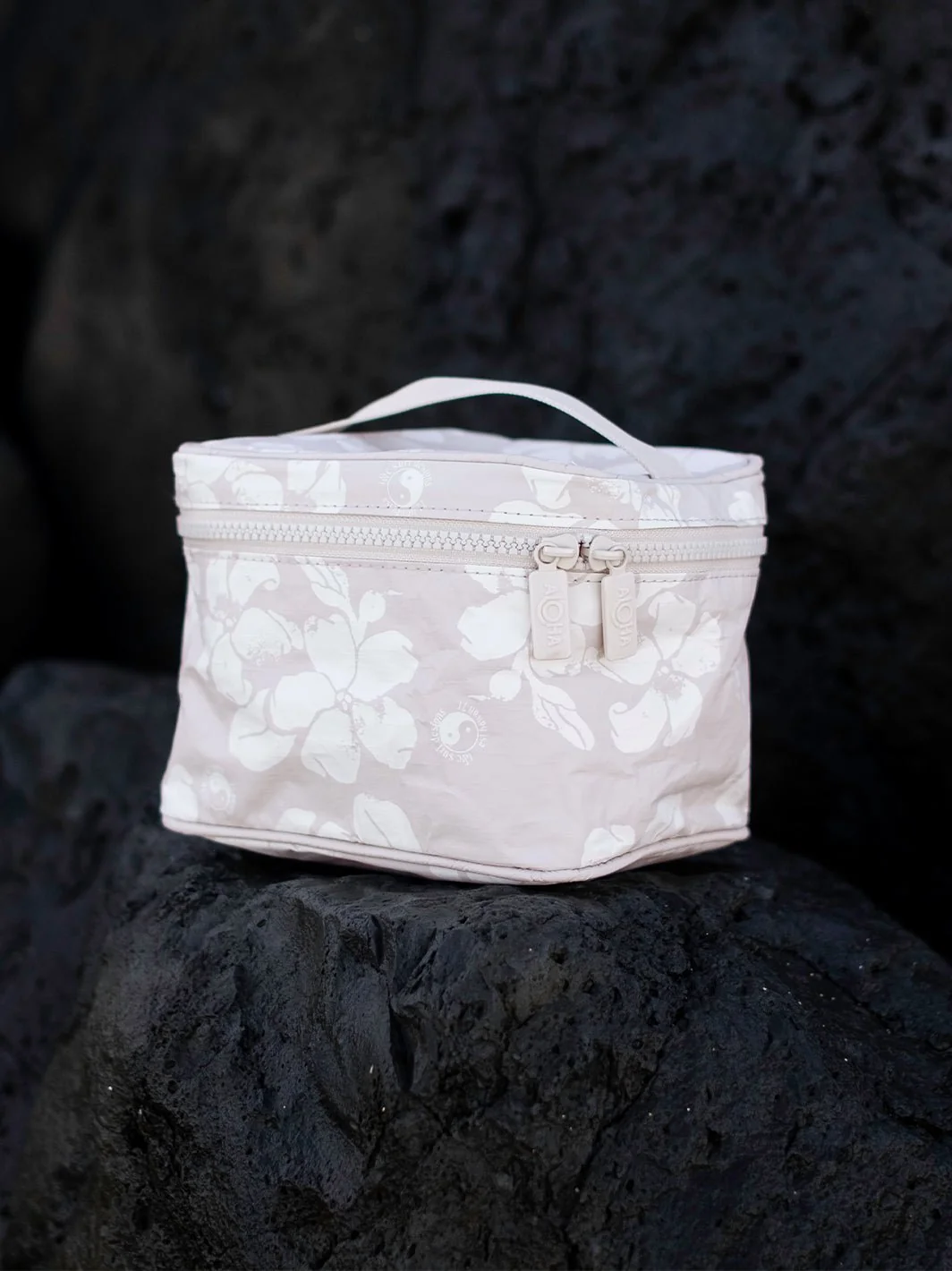 Aloha Collection Puakenikeni Distressed Cabin Crew Kit - Image 3