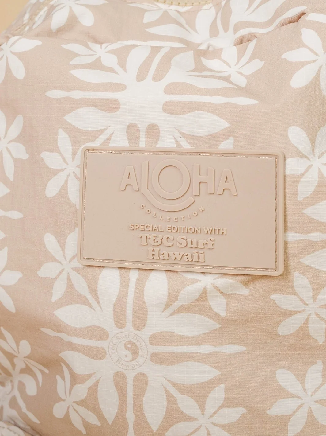 Aloha Collection Tiare Quilt Backpack - Image 5